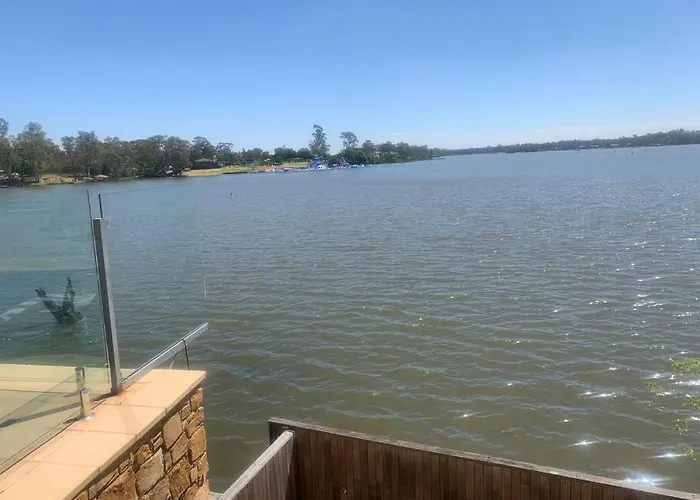 The Jetty Unit 15